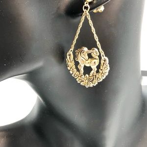 Unicorn Pierced Earrings. Goldtone